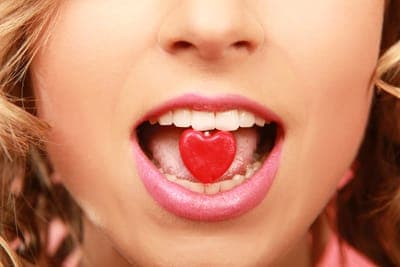 Illustration showing connection between dental health and heart disease